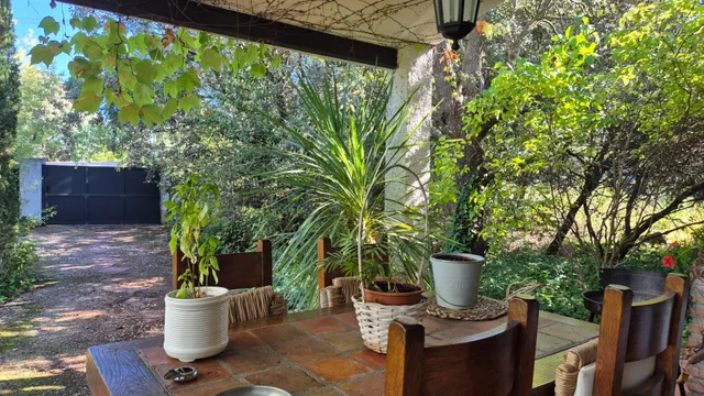 Precioso chalet con espectacular piscina y jardín autóctono — 33