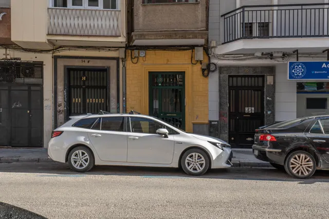 ¡atención estudiantes!, ¡fantástica oportunidad! se busca compañero/a de piso para el próximo semestre, en piso situado en calle sol — 25