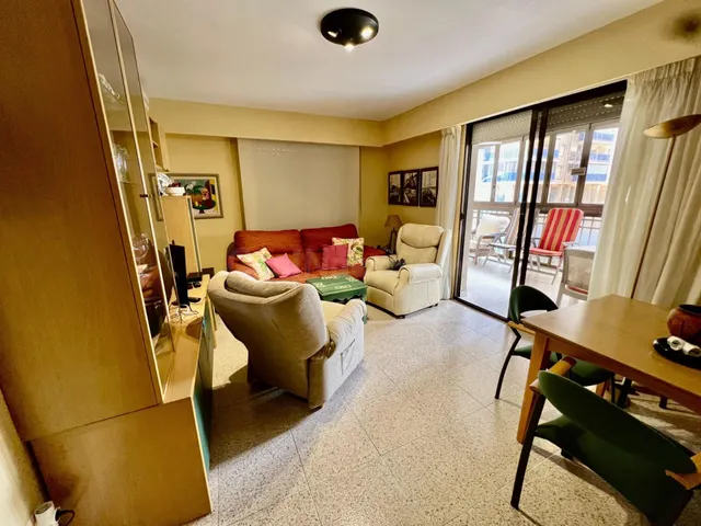 Alquiler de apartamento en Benicàssim de tres habitaciones y - foto 2