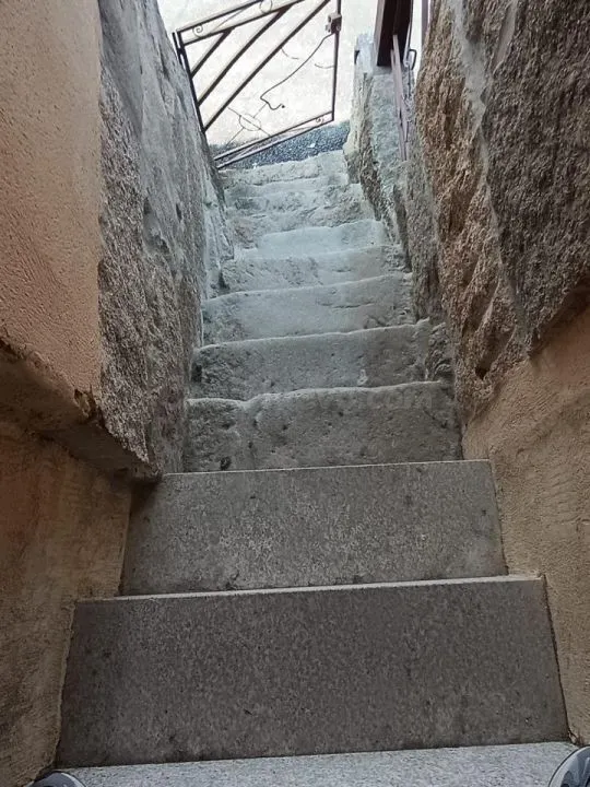 OPORTUNIDAD!!! SE VENDE CASA SEMIREFORMADA CON JARDIN EN SAN - foto 4