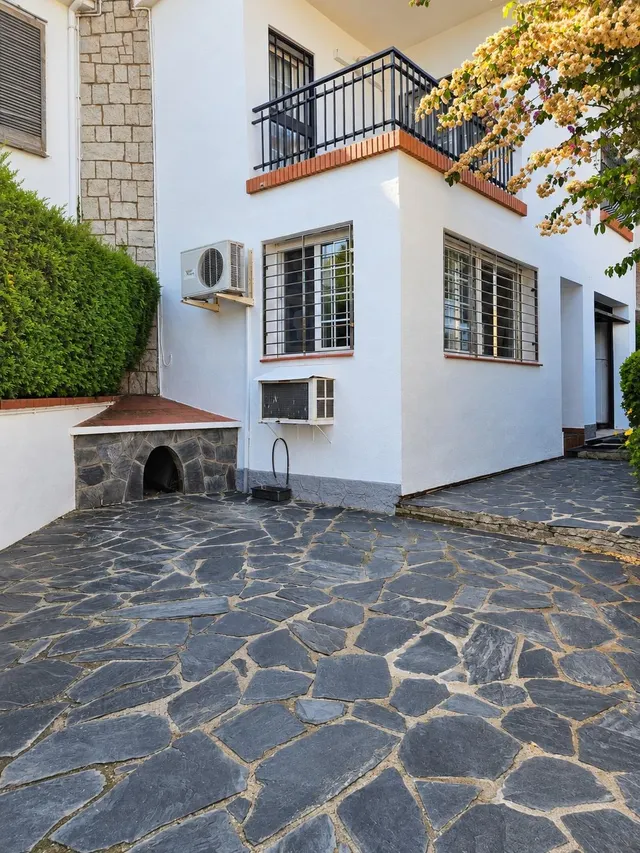 Casa con jardín y piscina privada en Can Sors - foto 2