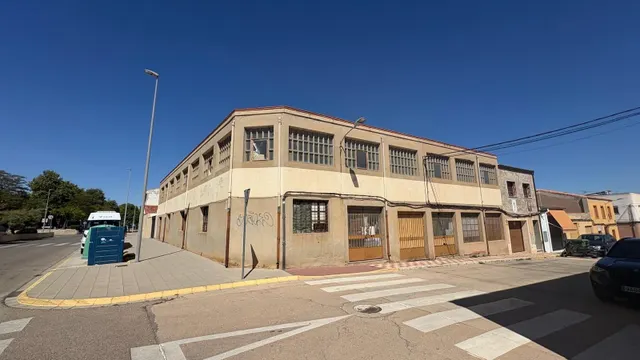 NAVE INDUSTRIAL CON MUCHAS POSIBILIDADES — 2