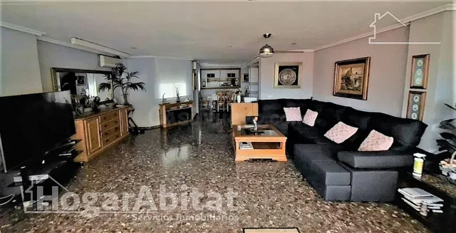 AMPLIO ÁTICO ABUHARDILLADO JUNTO AL METRO - foto 2