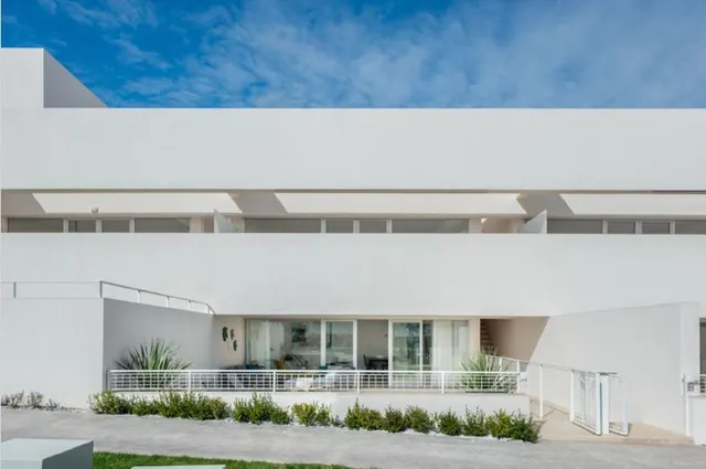 FANTASTICO BUNGALOW FRENTE A LA LAGUNA ROSA EN TORREVIEJA A ESTRENAR — 34