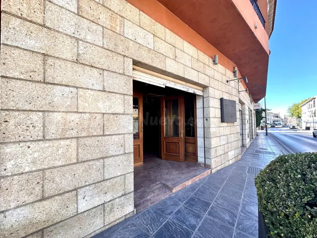 Amplio Negocio en Venta en Ogijares - Oportunidad Única