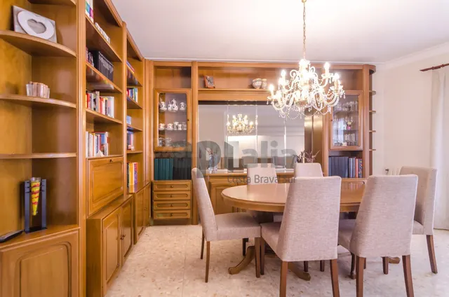 EDIFICIO EN VENTA EN EL CENTRO DE LLORET DE MAR, IDEAL PARA  - foto 2