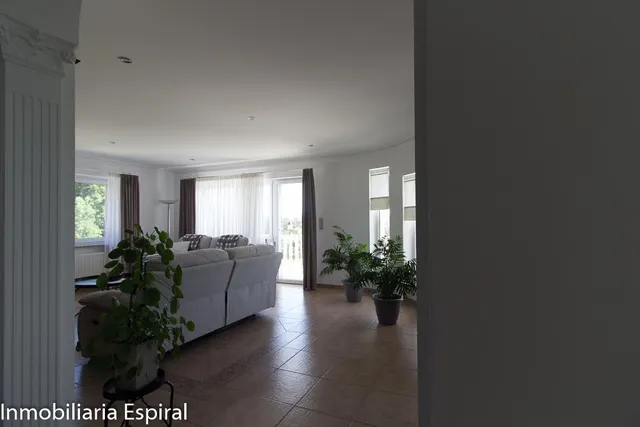 Impresionante Chalet en Abegondo con Vistas al Valle . — 16