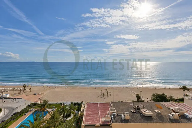 Vistas abiertas al mar y gran terraza en Cabo de las Huertas · 3 dormitorios y 2 baños — 15