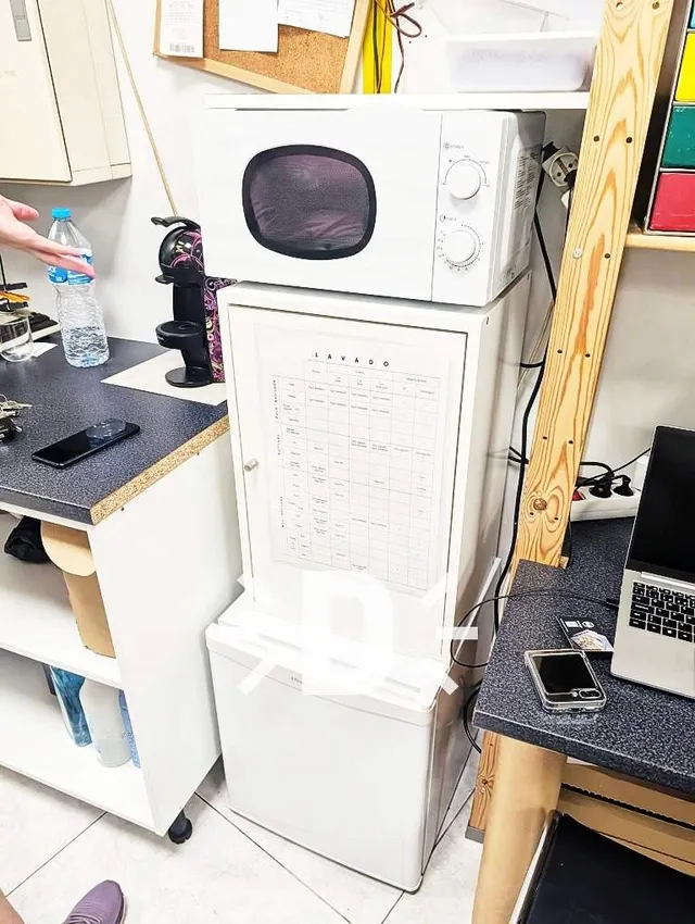 Traspaso de Tintorería Industrial en Torrent | Equipamiento Completo y Bajo Alquiler — 12