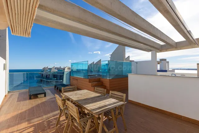 Ático de lujo con impresionantes vistas al mar en Punta Prim