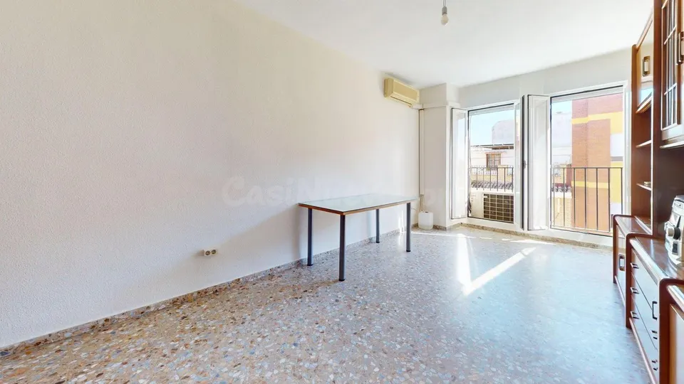Amplio piso en Córdoba, zona Levante - Ideal para primera  vivienda o inversión!!!!!!!