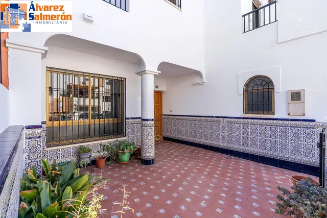 CASA ADOSADA EN MOTRIL — 44