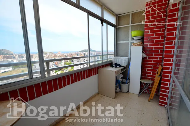 ¡vistas al mar! alto, amplio y exterior en urbanización con parking y piscina — 12