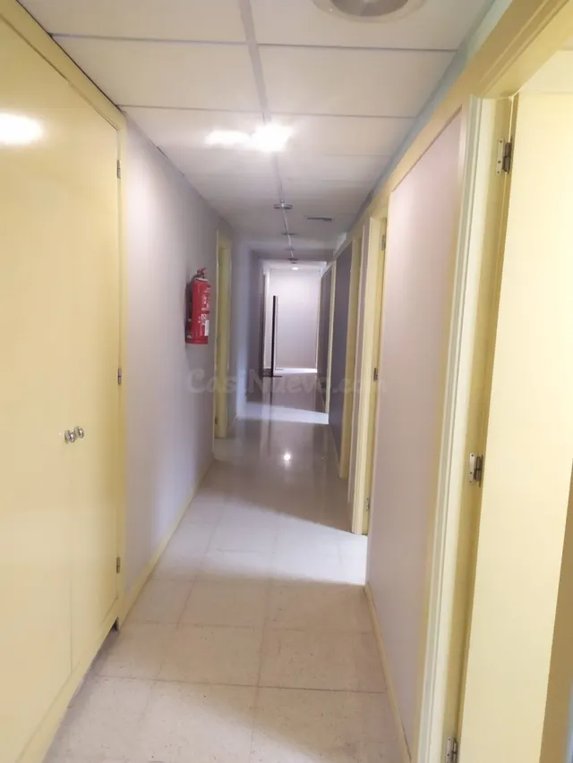 OPORTUNIDAD!! Entresuelo comercial en alquiler ideal para of - foto 5