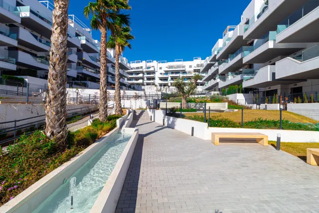 Apartamento planta Baja con jardín — 23