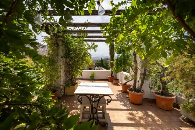 Vivienda exclusiva de planta completa con cochera y espectacular terraza panorámica — 36