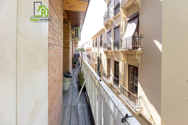 ✨ EXCLUSIVA VIVIENDA REFORMADA EN PLAZA MARIANA PINEDA — 28