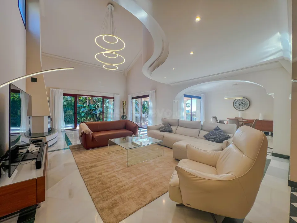 Chalet 5 habitaciones 650m² en venta - Centro