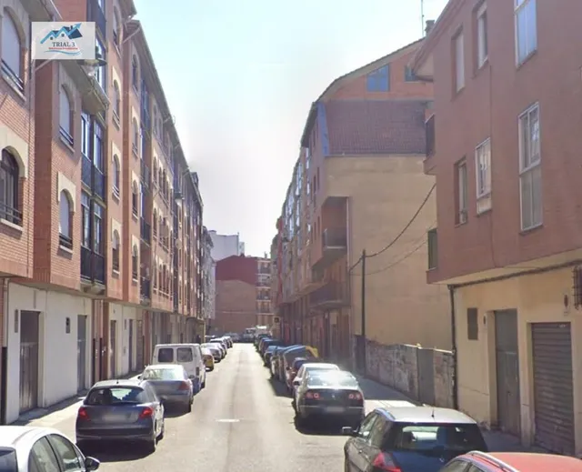 Venta de Plaza de Garaje en León - foto 2
