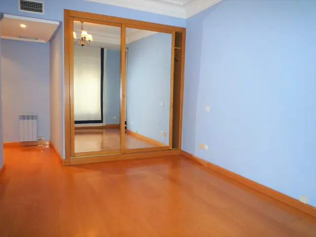 Se Vende Piso de 118 m2, reformado, en Don Jaime esquina Plaza del Pilar — 23