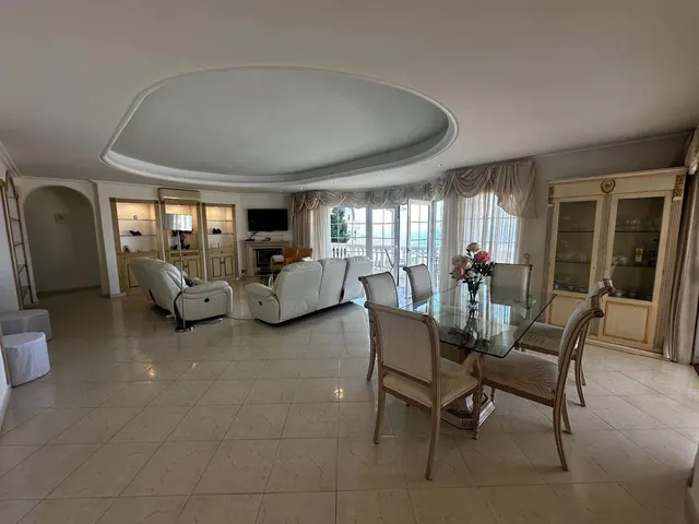 Chalet 10 habitaciones 560m² en venta - Riviera del sol — 28