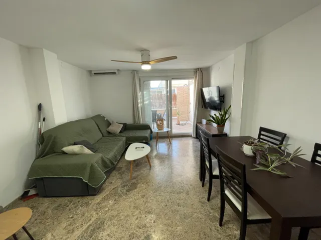 ATICO REFORMADO CON TERRRAZA A 5 MINUTOS DE LA PLAYA, EN TORREVIEJA — 10