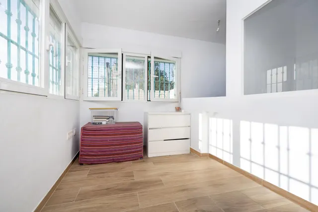 ¡Tu hogar soñado te espera en esta espectacular casa reformada! — 27