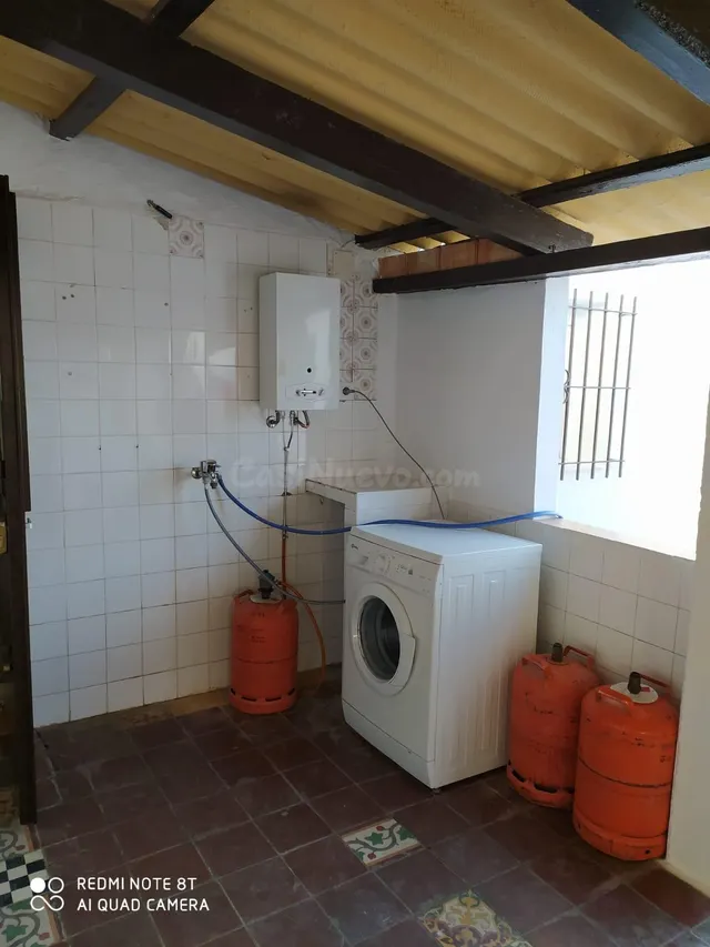 SE VENDE CASA EN BUENA ZONA - foto 4