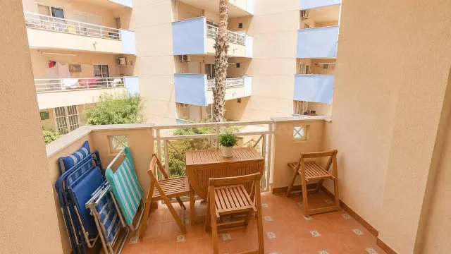 Apartamento turístico en primera línea de mar con piscina, garaje y solárium panorámico — 3