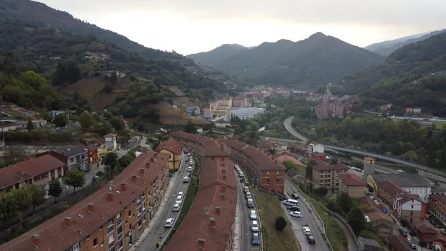 Piso con vistas a la montaña, al mejor precio en buen estado en Aller — 31