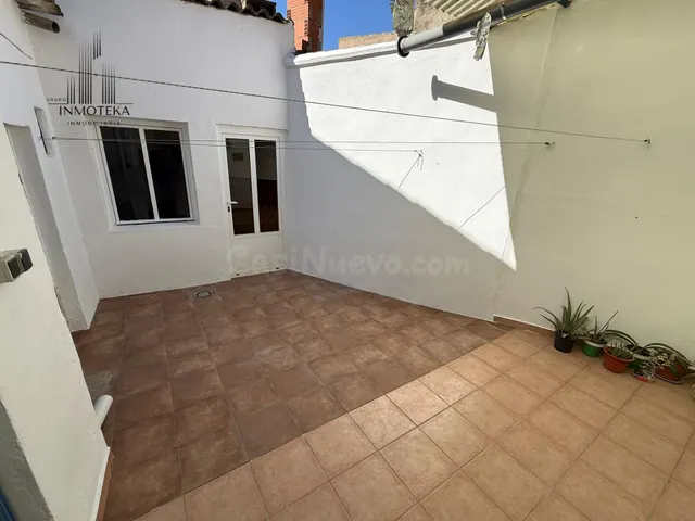 REF: C103 GRUPO INMOTEKA INMOBILIARIA VENDE CASA CON PATIO E - foto 2