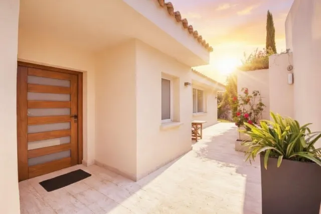 Espectacular villa con vistas panorámicas al mar en la exclusiva urbanización Mas Nou — 20