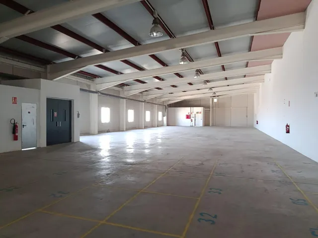 NAVE COMERCIAL — 17
