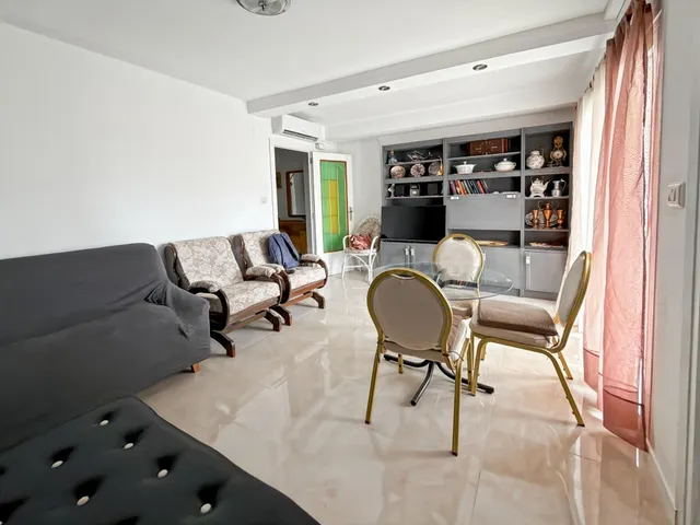 Apartamento vacacional en Cullera con 3 dormitorios, terraza - foto 3