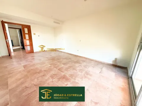 ADOSADO SEMI-NUEVO EN TORRE DEL OBISPO CON 160M Y GRAN PARCELA