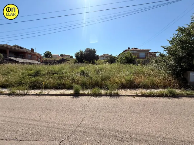 Solar con proyecto de vivienda en L'Ametlla del Vallès (Zona