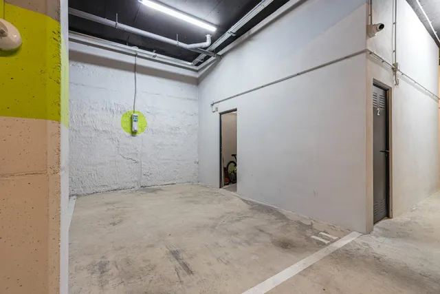 Piso de 5 dormitorios con dos plazas de garaje y trastero doble en Juan de Borbón, Murcia — 34