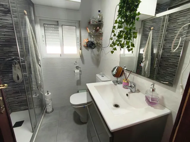VIVIENDA REFORMADA CON ASCENSOR Y SERVICIO 3 DORMITORIOS — 10