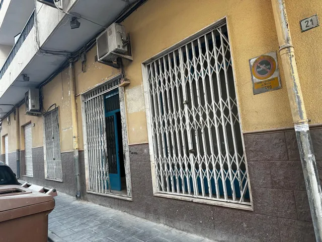 Local comercial en Elda 200 m2 — 19