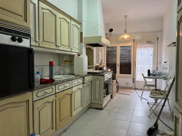 CASA CON DOS PISOS PARA REFORMAR EN MANRESA - foto 2