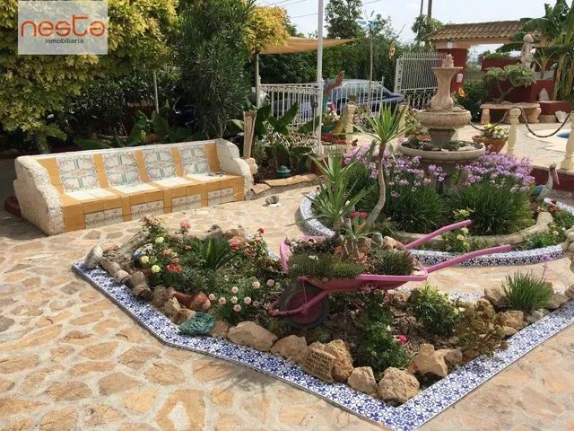 CASA CON TERRENO Y PISCINA CERCA DEL CASCO URBANO - foto 4