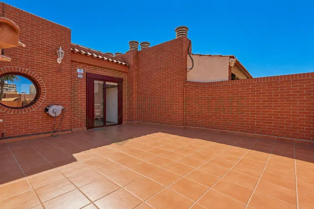 Chalet adosado con terrazas en Cabo de las Huertas, a pocos pasos del mar — 32