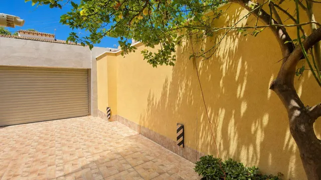 Casa reformada de 5 dormitorios con piscina privada, gran terraza y placas solares en Los Balcones — 19