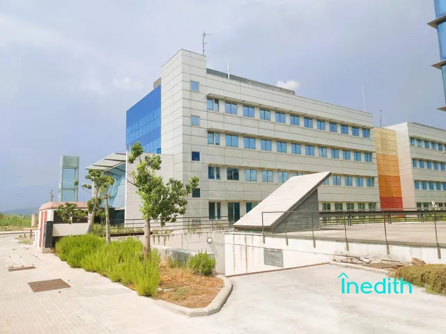 OFICINAS diáfanas o con despachos, 500 m2 cada una a 10 minu - foto 4