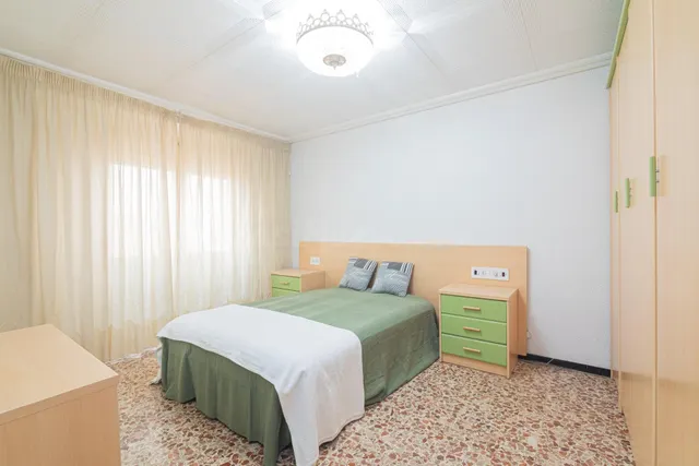 ¿Buscas una gran vivienda a escasos metros del centro? — 15