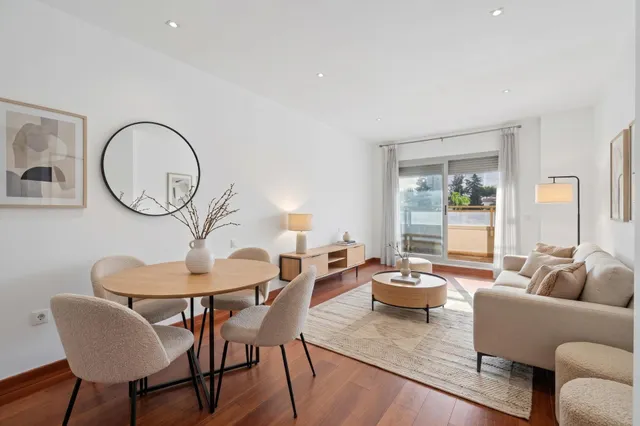 Calidez y Estilo: Tu Nuevo Hogar en Olas de Procusan, Torremolinos — 6