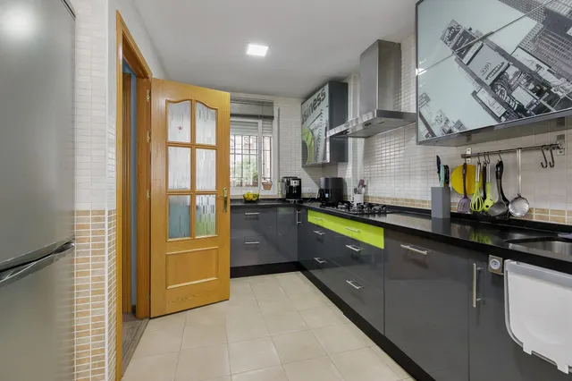 ¡Tu nuevo hogar te espera en Churriana de la Vega! Casa adosada con patio, garaje y futura parada de metro a pocos pasos. — 8