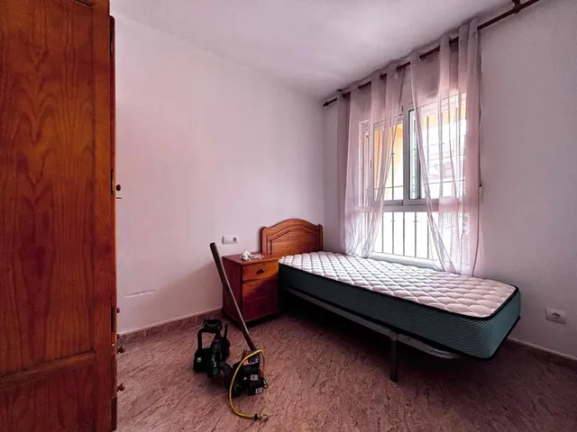 PRECIOSO ADOSADO DE CINCO DORMITORIOS EN LA RIBERA — 18