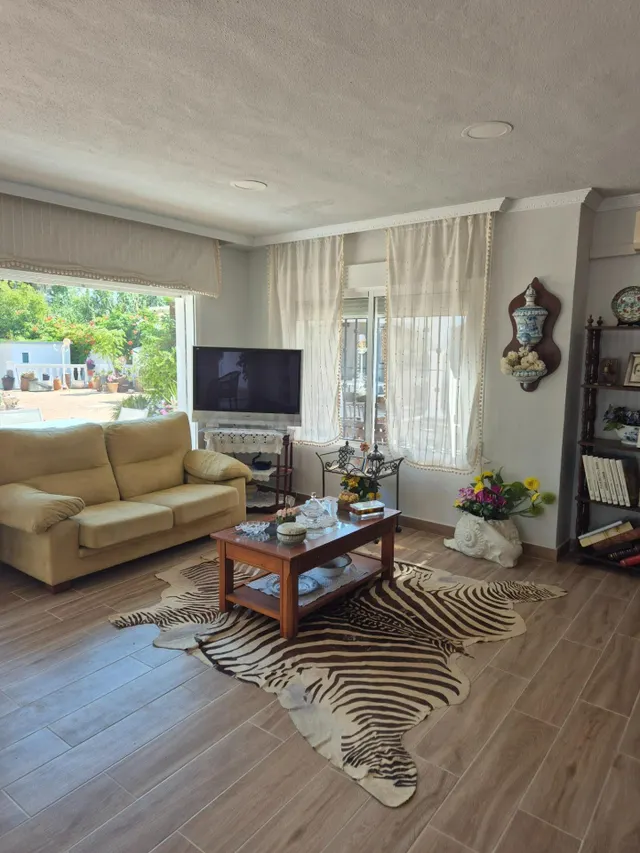 PRECIOSO CHALET EN OLIVA NOVA (VALENCIA) - foto 5