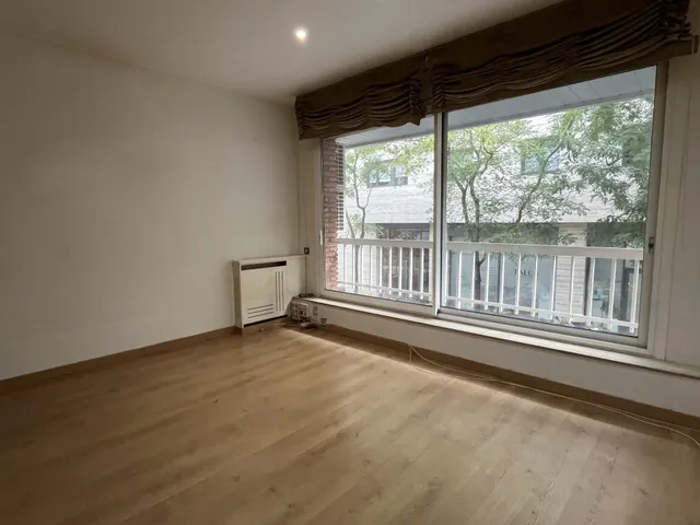 PISO MUY AMPLIO Y TRANQUILO EN SARRIA — 4